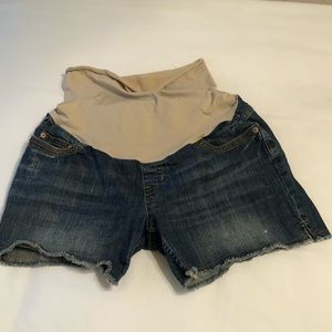 Maternity shorts